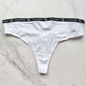 NWOT CALVIN KLEIN 1996 COTTON STRETCH MODERN THONG PANTY IN WHITE SIZE S/M/L/XL